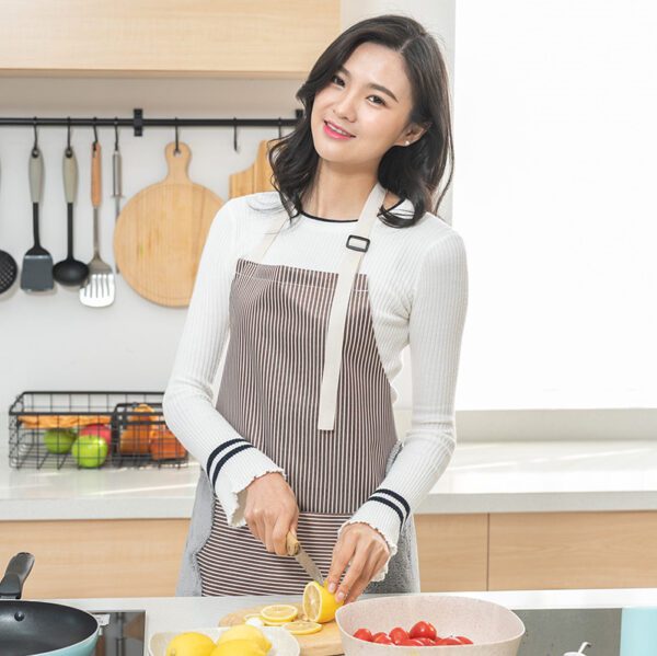 Adjustable Waterproof Apron with Towels for Women - Image 4